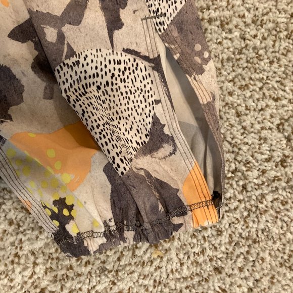 LULULEMON Om Pant Mini Art Pop White multi/ Slate. Size 6 - Picture 3 of 7